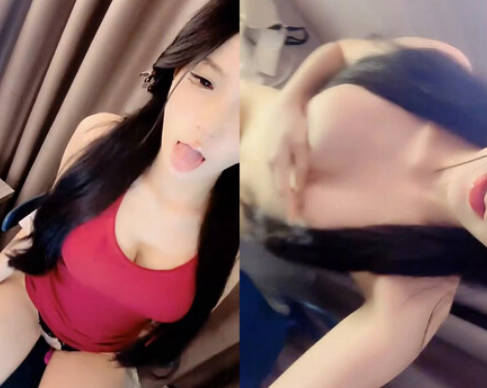 新人刚下海超可爱萝莉【思思吖】高颜值美女，道具自慰插逼，假鸡巴插逼淫水直流2 (5)