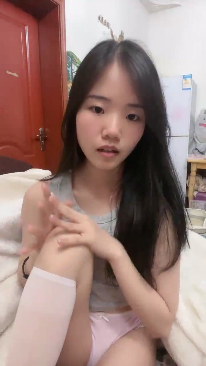 长腿大学生被干了~【汐汐】内裤套头~道具狂插~爽，小妹妹已经被解锁全部姿势 (3)