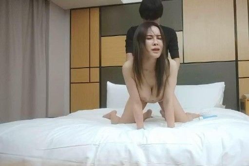 近期最完美的一对美乳，配上清纯明星脸，精彩程度再攀高峰，打桩机猛烈抽插，香艳精彩值得收藏