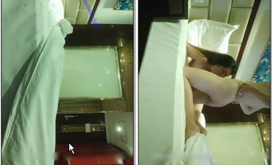 坦克熟婦駕駛員愛好者,約個40多歲寂寞肥婆娘賓館開房啪啪,幹的渾身贅肉晃來晃去