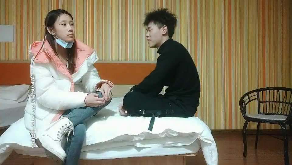 疫情不回家 找个青涩的高校兼职学妹打炮爽下 年轻真好 逼紧夹的好爽