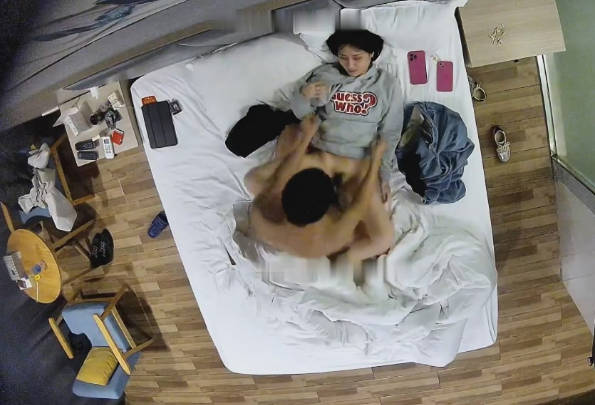 新流出安防酒店偷拍精品 异域美感高鼻梁美女被暴力操鬼哭狼嚎